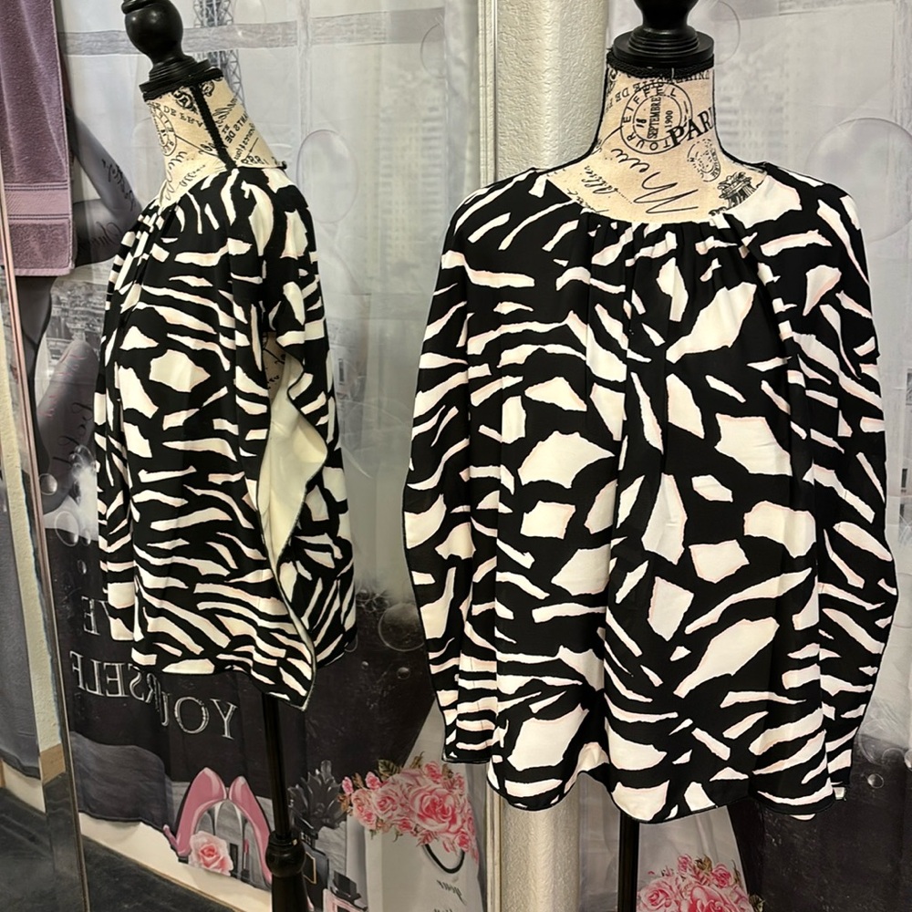 NWT DKNY Black & White Shawl Style Blouse